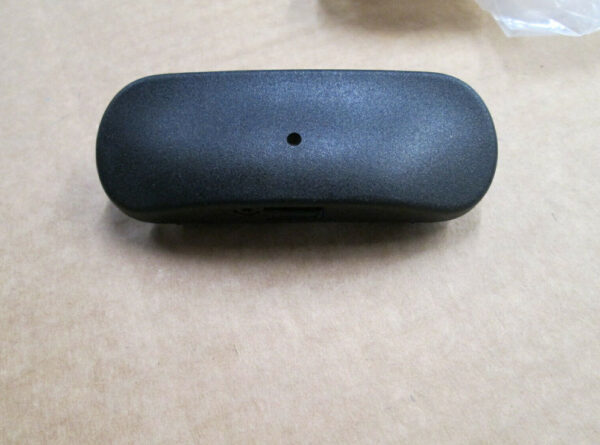 8S0955987A - NEW AUDI TT FV LEFT WINDSHIELD HEATED SPRAY HELMET 8S0955987A ORIGINAL