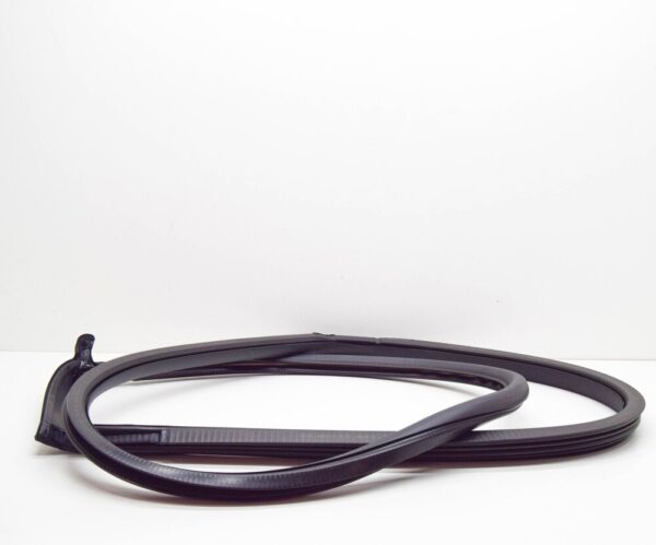 8S8831708B - UDI TT FV door gasket rubber front left 8S8831708B NEW