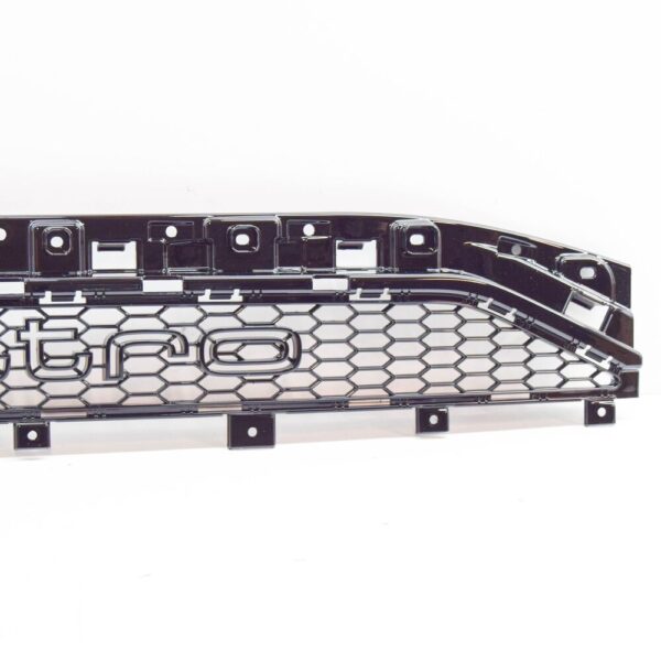 8U0807683B - AUDI RS Q3 8U FRONT BUMPER CENTRE GRILLE 8U0807683BT94 NEW GENUINE