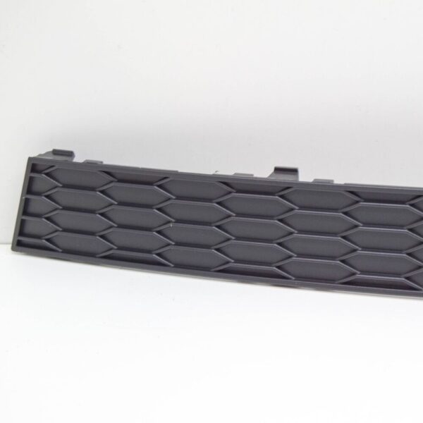 8U0807823A4U8 - NEW AUDI Q3 8U REAR BUMPER CENTER LOWER TRIM 8U0807823A4U8 ORIGINAL