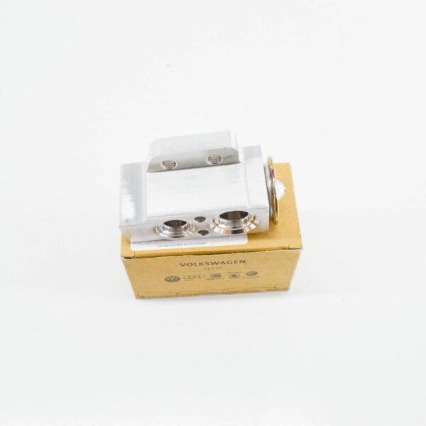 8U0820679 - NEW AUDI Q3 8U AIR CONDITIONER EXPANSION VALVE 8U0820679 ORIGINAL