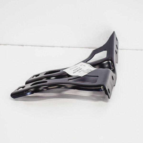 8U0821135 - NEW AUDI Q3 8U FRONT LEFT WING BRACKET 8U0821135 2016