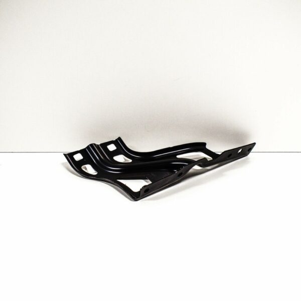 8U0821136 - NEW AUDI Q3 8U FRONT RIGHT FENDER WING BRACKET 8U0821136 ORIGINAL
