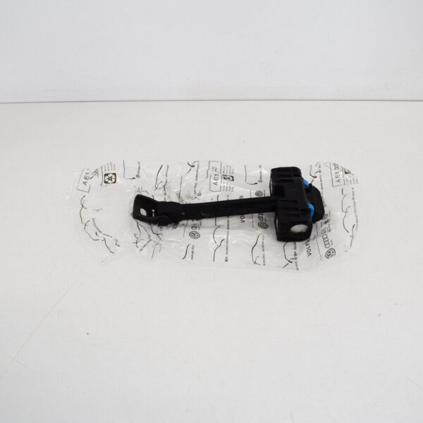 8U0837249C - NEW AUDI Q3 8U DOOR LATCH CATCH 8U0837249C ORIGINAL