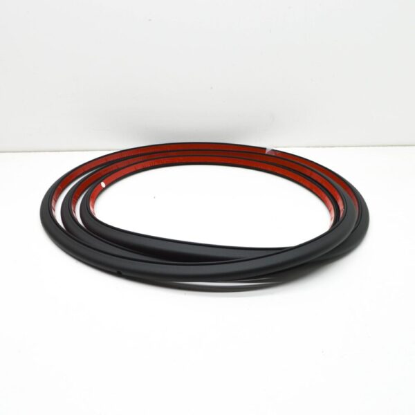 8U0839912B - AUDI Q3 8U Rear Right Door Seal Rubber 8U0839912B NEW