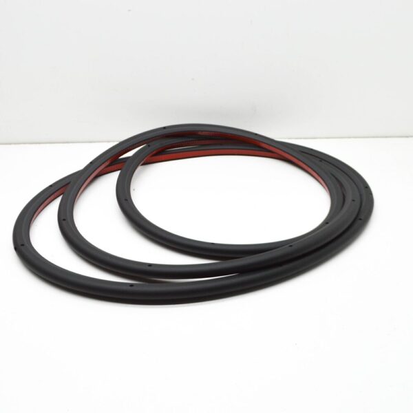 8U0839912B - AUDI Q3 8U Rear Right Door Seal Rubber 8U0839912B NEW