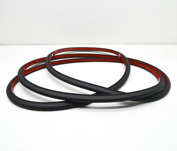 8U0839912B - AUDI Q3 8U Rear Right Door Seal Rubber 8U0839912B NEW