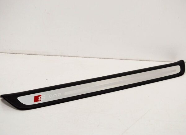 8U0853374B9B9 - Audi Q3 8U door sill strip front S line right 8U0853374B9B9 NEW