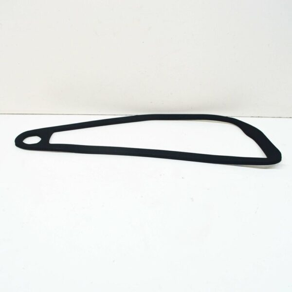 8U0945192A - NEW AUDI Q3 RSQ3 8U REAR RIGHT TAILLIGHT SEAL 8U0945192A ORIGINAL