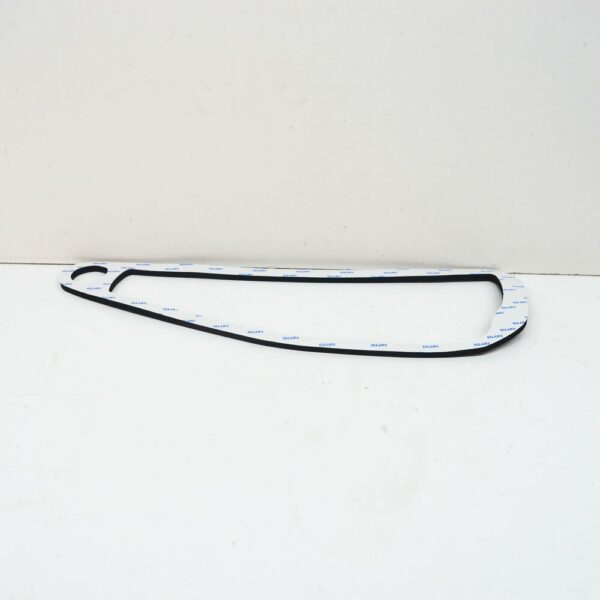8U0945192A - NEW AUDI Q3 RSQ3 8U REAR RIGHT TAILLIGHT SEAL 8U0945192A ORIGINAL