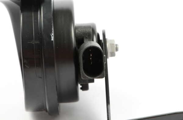 8U0951209 - Audi Q3 8U left side low tone horn 8U0951209 NEW ORIGINAL