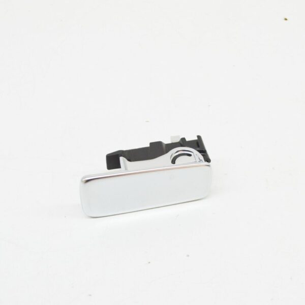 8U1857131B3Q7 - NEW AUDI Q3 8U GLOVE COMPARTMENT LID CATCH LHD 8U1857131B3Q7