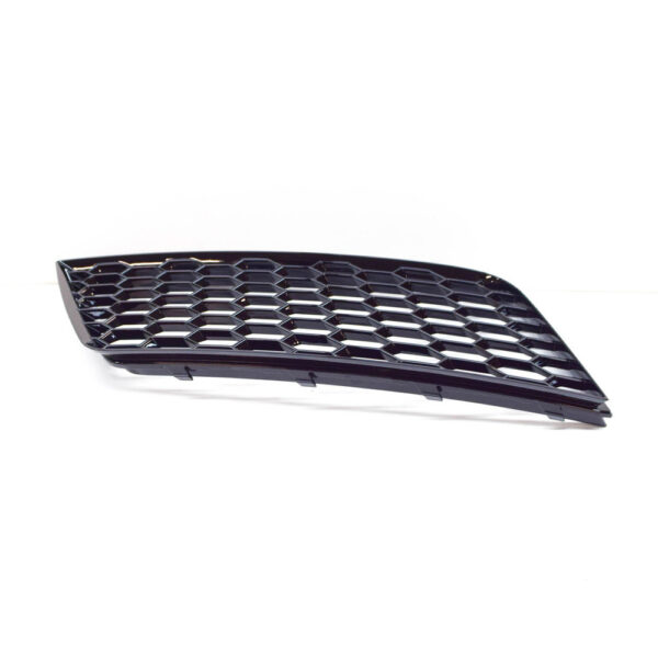 8V4807682B - AUDI RS3 8V RIGHT FRONT BUMPER AIR DUCT GRILLE 8V4807682BT94 NEW