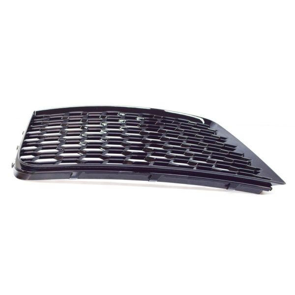 8V4807682B - AUDI RS3 8V RIGHT FRONT BUMPER AIR DUCT GRILLE 8V4807682BT94 NEW