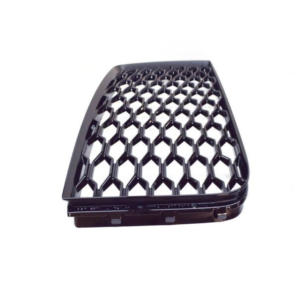 8V4807682B - AUDI RS3 8V RIGHT FRONT BUMPER AIR DUCT GRILLE 8V4807682BT94 NEW