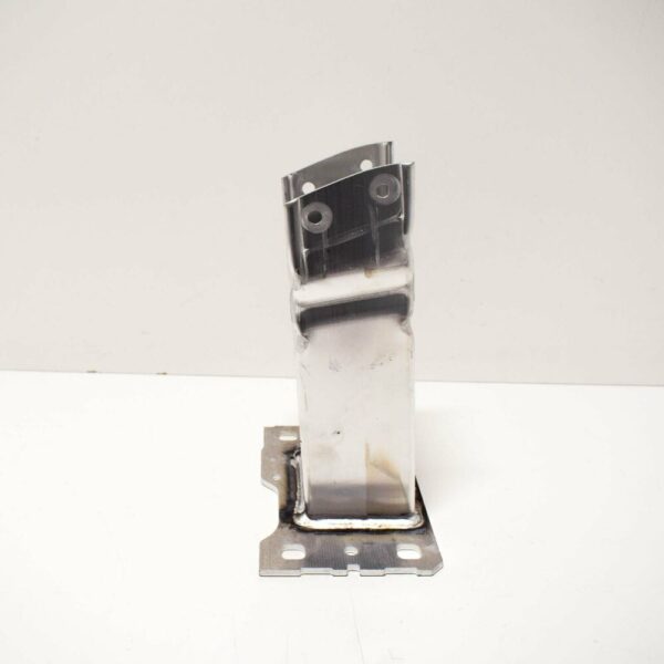 8W0807134A - NEW AUDI A4 B9 FRONT RIGHT REINFORCEMENT BRACKET 8W0807134A