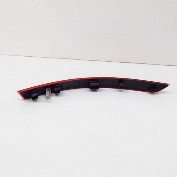 8W0945105C - NEW AUDI A4 8W B9 REAR BUMPER LEFT REFLECTOR 8W0945105C ORIGINAL