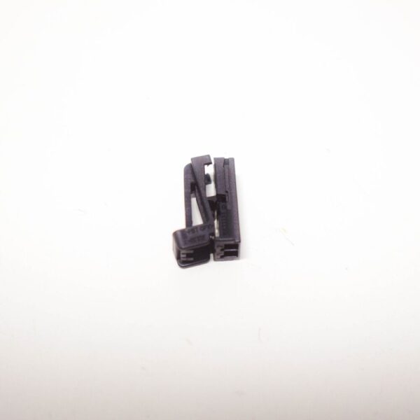 8W0971832 - New AUDI Q3 8U Flat Contact Housing 8W0971832