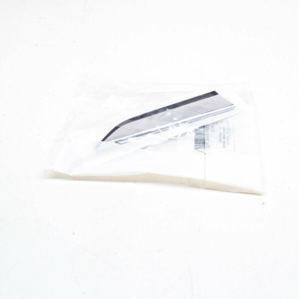 8W6853604APUZ - NEW AUDI A5 CONVERTIBLE 8W6 FRONT RIGHT DOOR CHROME TRIM 8W6853604APUZ