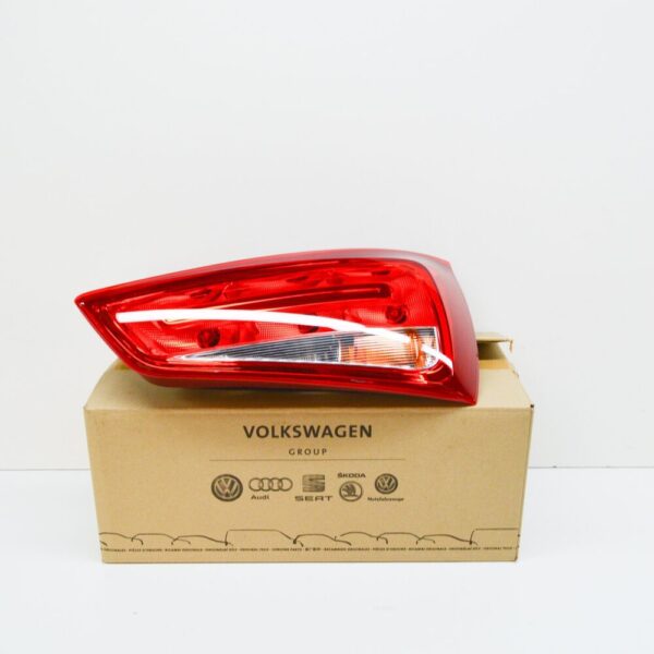 8X0945094D - NEW AUDI A1 8X REAR LID RIGHT TAILLIGHT 8X0945094D