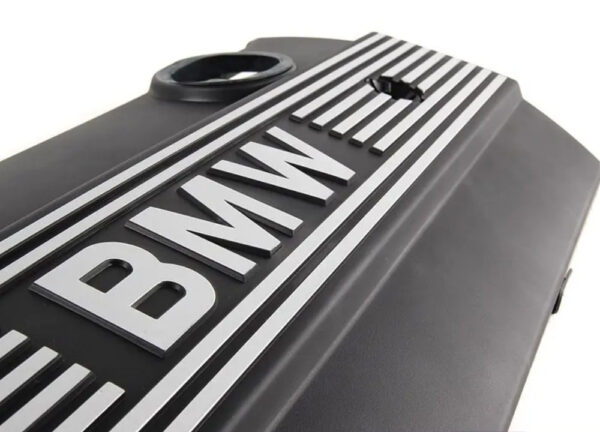11127526445 - NEW BMW X3 E83 ENGINE COVER 11127526445 7526445 ORIGINAL