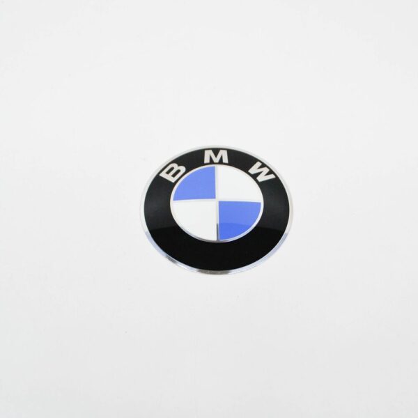 13717785999 - NEW BMW E46 SEDAN WAGON ENGINE COVER BMW EMBLEM BADGE 82MM 7785999 13717785999