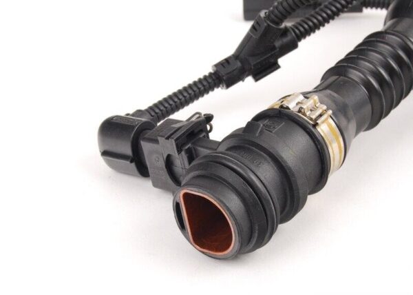 13717808158 - BMW E70 E90 Original 13717808158 Engine Air Suction Tube