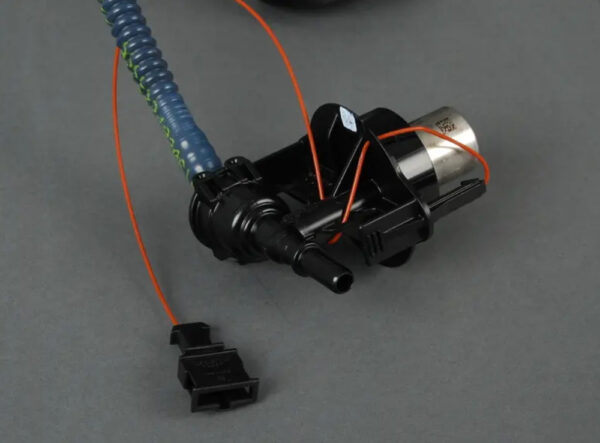 16117217255 - NEW BMW F01 F02 REPAIR  FUEL PRESSURE REGULATOR + FILTER 16117217255 09-14
