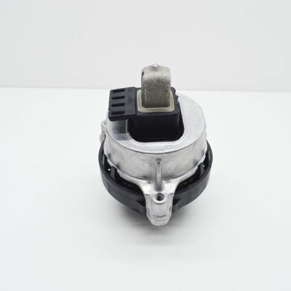 22116860500 - NEW BMW 5 G30 RIGHT SIDE MOTOR MOUNT 22116860500 6860500 GENUINE