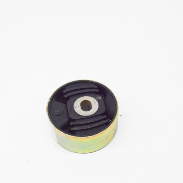 33172228425 - NEW BMW Z3 COUPE E36 REAR DIFFERENTIAL MOUNT BUSHING 33172228425 2228425