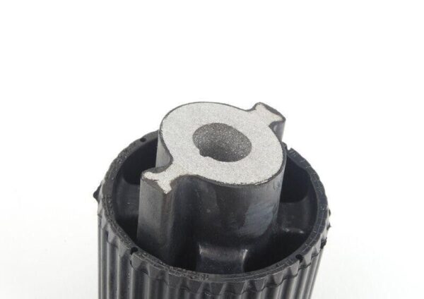 33316792872 - BMW F01 F12 Genuine Rubber Rear Mount 33316792872