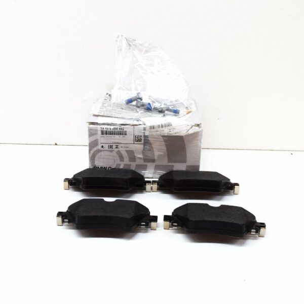 34106884492 - NEW OEM BMW 5 G30 FRONT BRAKE PADS SET 34106884492 6884492 GENUINE
