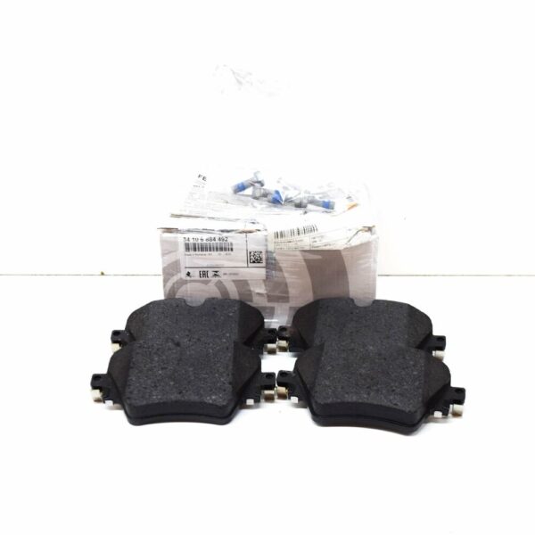 34106884492 - NEW OEM BMW 5 G30 FRONT BRAKE PADS SET 34106884492 6884492 GENUINE