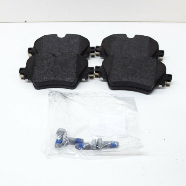 34106884492 - NEW OEM BMW 5 G30 FRONT BRAKE PADS SET 34106884492 6884492 GENUINE