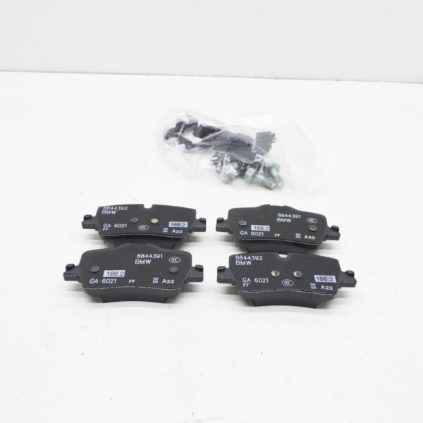 34208844393 - BMW 3 G20 Rear Brake Pads 34208844393 8844393 NEW GENUINE
