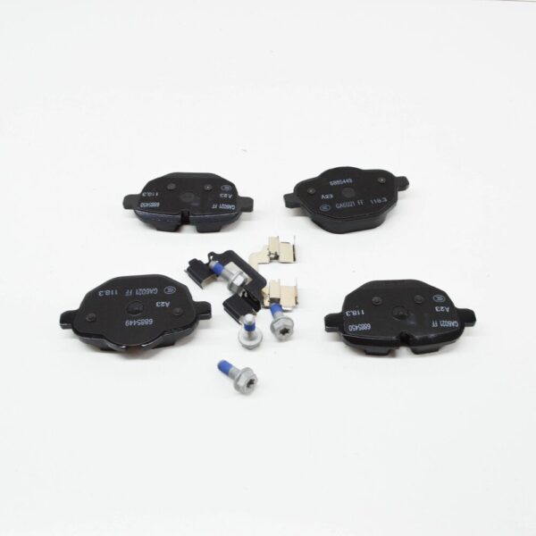 34216885451 - BMW 5 G30  Rear Brake Pads  34216885451 6885451 NEW GENUINE