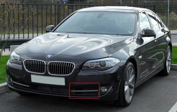 51117200699 - New Genuine BMW 5-Series F10 F11 Front Bumper N/S Left Partially Closed Grill