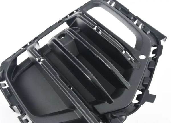 51117449688 - NEW BMW X5 G05 FRONT RIGHT CLOSED GRILLE 51117449688 7449688