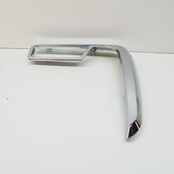51118079586 - BMW 7 G11 G12 M front bumper right molding 51118079586 NEW original