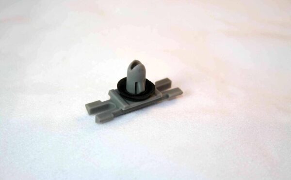 51137117240 - BMW E90 Door Body Trim Clip Bracket Genuine 51137117240