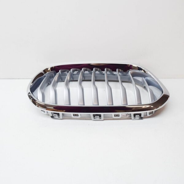 51137371688 - BMW 1 F20 Radiator Right Grille 51137371688 7371688 2015 New Genuine
