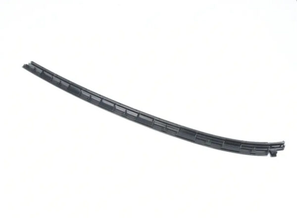 51137375104 - NEW MINI COOPER F56 RIGHT TAILGATE RETAIN STRIPS 7375104 51137375104