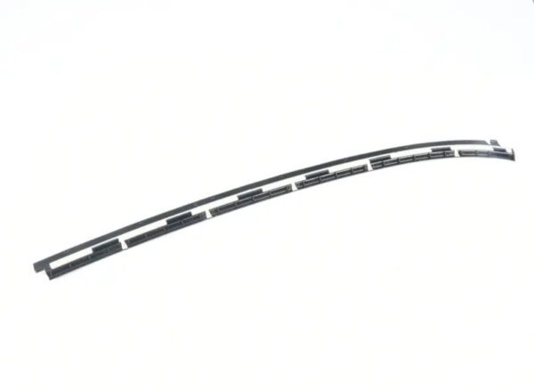 51137375104 - NEW MINI COOPER F56 RIGHT TAILGATE RETAIN STRIPS 7375104 51137375104