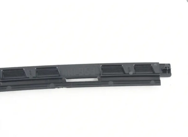 51137375104 - NEW MINI COOPER F56 RIGHT TAILGATE RETAIN STRIPS 7375104 51137375104
