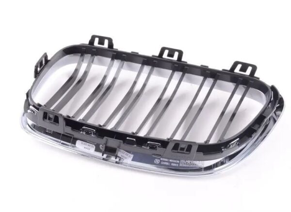 51138064144 - New Genuine BMW 2' F87 M Sport Front Right Chrome Black Kidney Grille 8064144