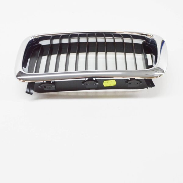 51138125811 - NEW BMW 7 SERIES E38 FRONT RADIATOR KIDNEY GRILLE LEFT 8125811 51138125811