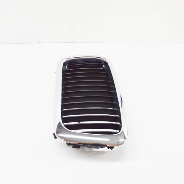 51138125811 - NEW BMW 7 SERIES E38 FRONT RADIATOR KIDNEY GRILLE LEFT 8125811 51138125811