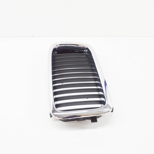 51138125811 - NEW BMW 7 SERIES E38 FRONT RADIATOR KIDNEY GRILLE LEFT 8125811 51138125811
