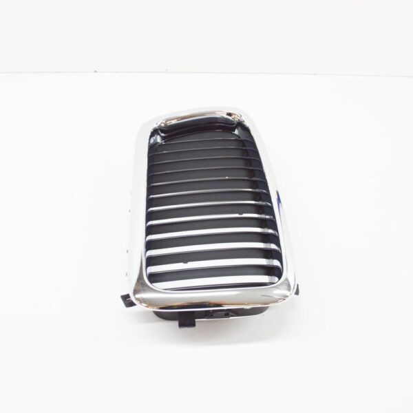 51138125812 - BMW 7 Series E38 radiator grille front right 8125812 51138125812 new