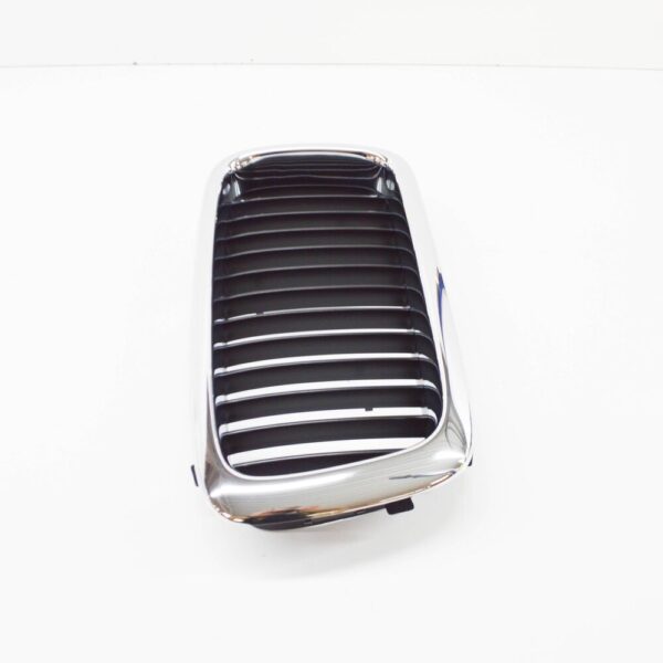 51138125812 - BMW 7 Series E38 radiator grille front right 8125812 51138125812 new